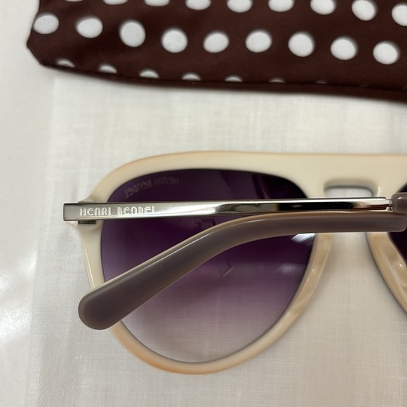 HENRI BENDEL RARE RETIREDgray sunglasses. - Picture 4 of 11